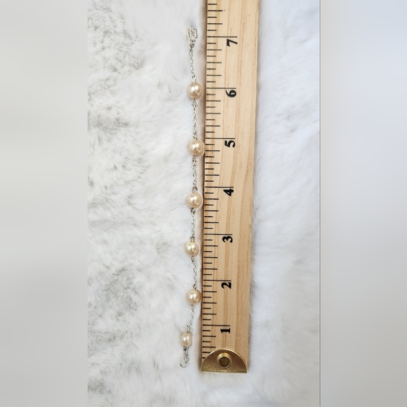 Vintage Faux Pearl Bracelet - Picture 3 of 4